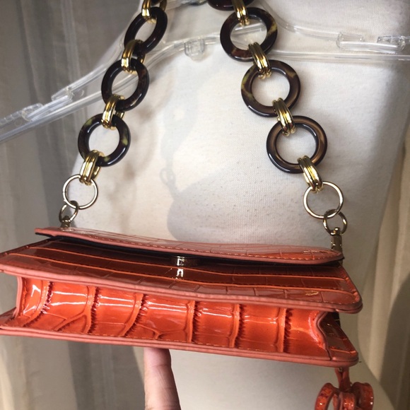 Asos faux croc crossbody  with tortoise shell ring shoulder strap - Picture 5 of 11